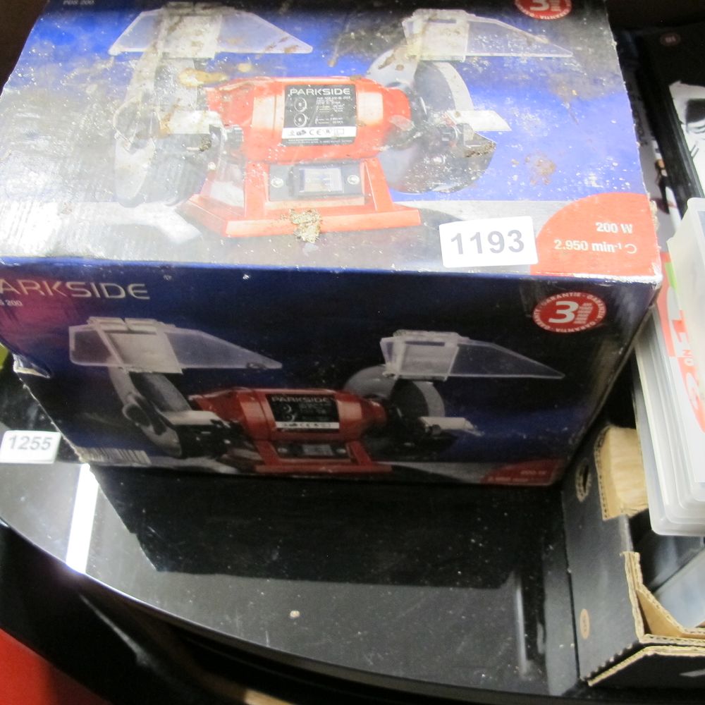 Lot 1193: Parkside PDS 200 Bench Grinder