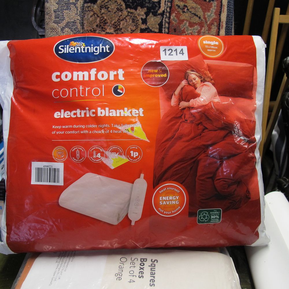 Lot 1214: Two Items comprising a Silentnight Comfort Control Electric...