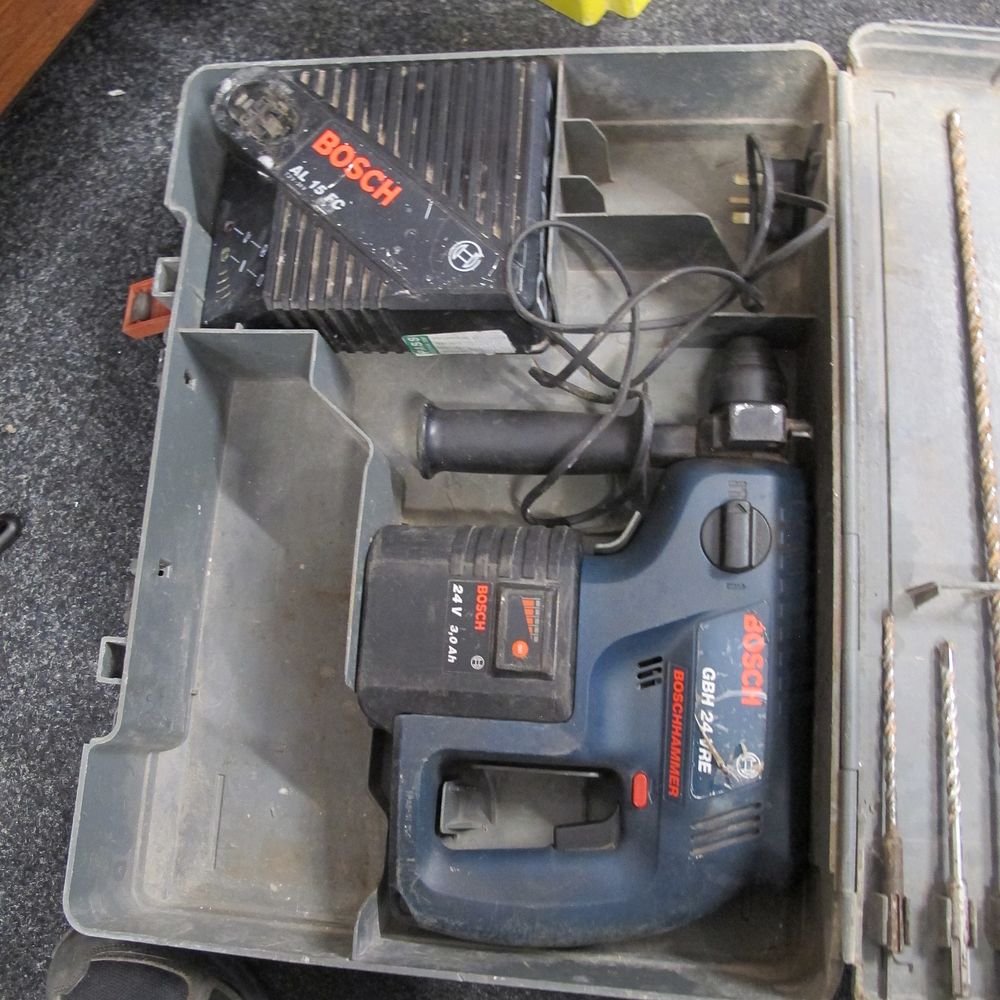 Lot 1286: Bosch GBH 24VRE Boschhammer 24V Cordless SDS-Plus Rotary...