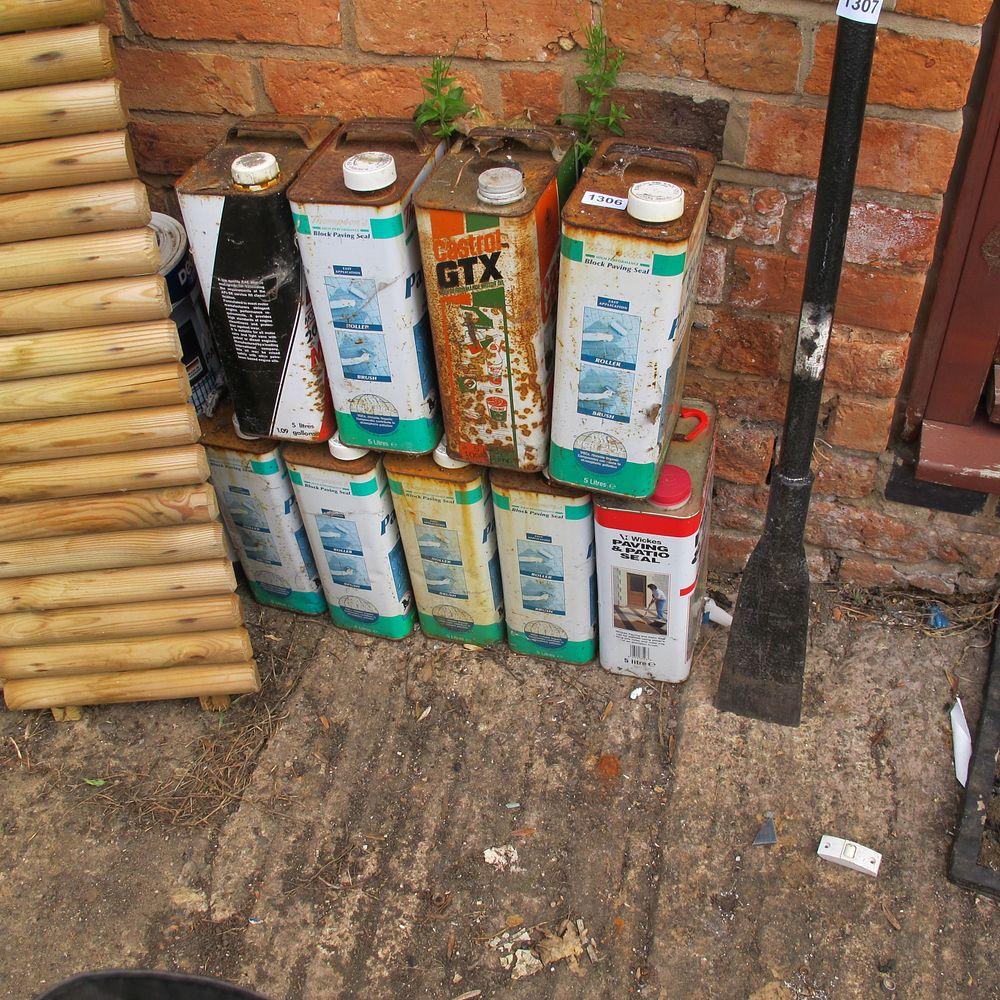 Lot 1306: A Collection of Vintage Metal Motor Oil and...