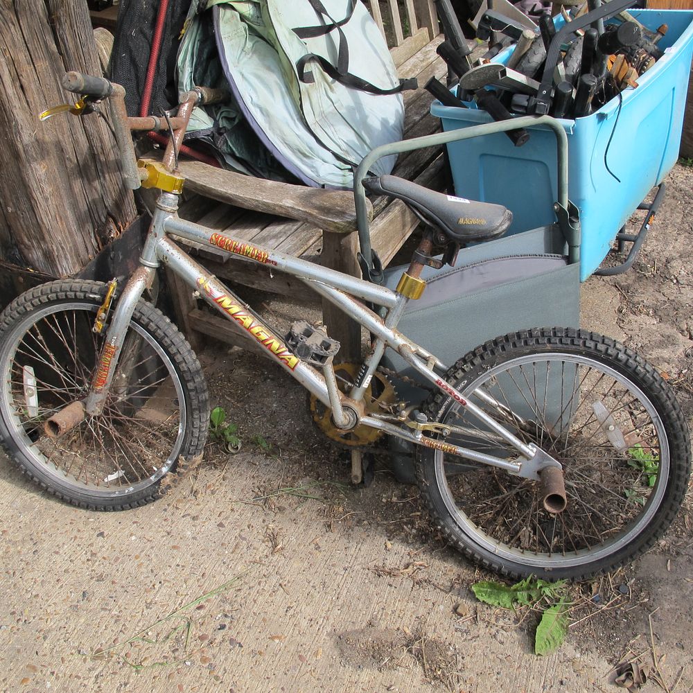 Lot 1334: A Magna Screamer BMX Bicycle