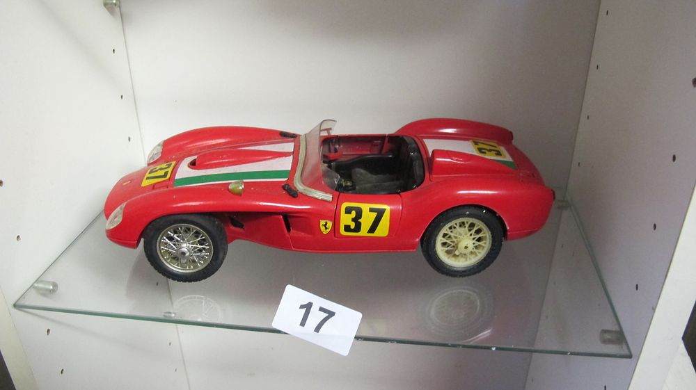 Lot 17: Bburago Ferrari 250 Testa Rossa 1957 Scale Model Racing Car
