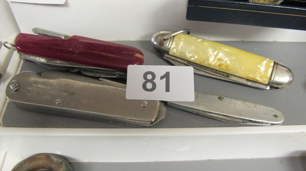 Lot 81: A Group of Vintage Folding Pocket Knives Including British Military Pattern Clasp Knife