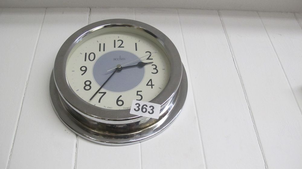 Lot 363: An Acctim Polished Chrome Finish Quartz Wall Clock