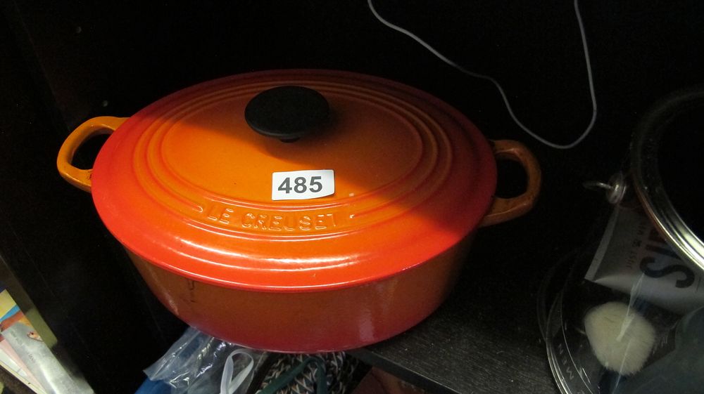 Lot 485: Le Creuset Enamelled Cast Iron Oval Casserole Dish
