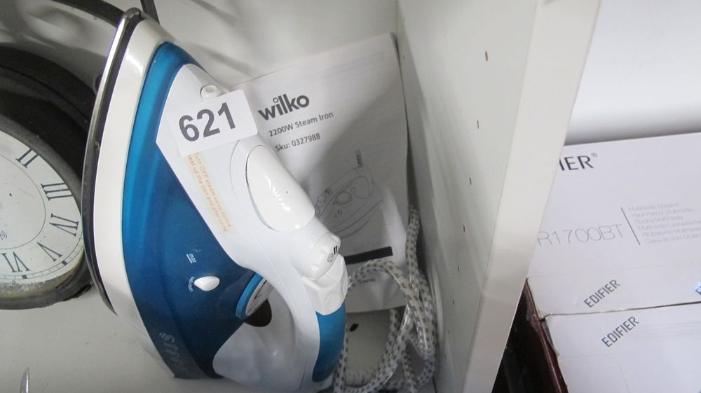 Lot 621: Wilko 2200W Steam Iron