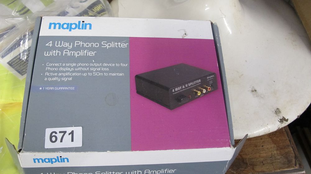 Lot 671: Maplin 4 Way Phono Splitter with Amplifier