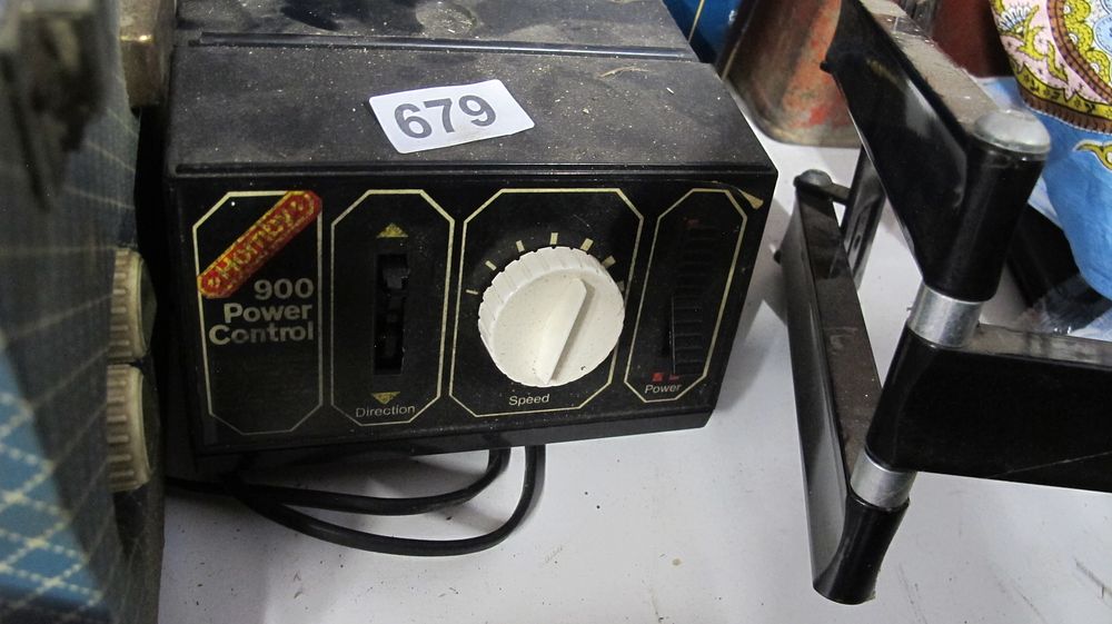 Lot 679: Hornby 900 Power Control Model Railway Controller