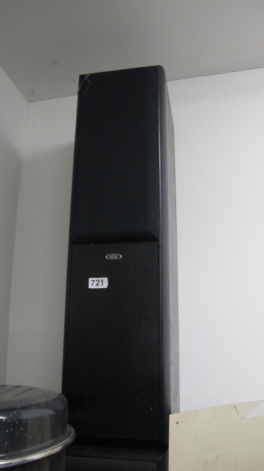 Lot 721: An Eltax Tower Speaker