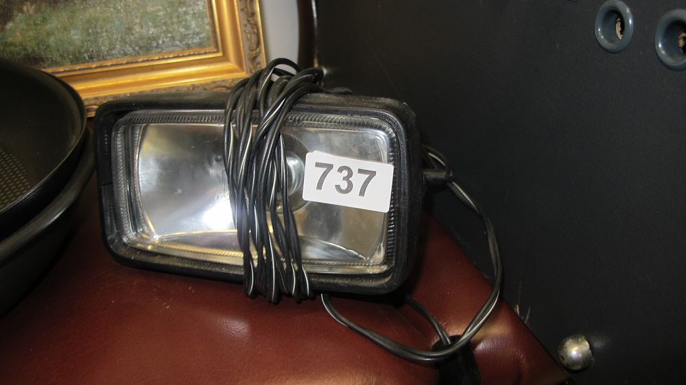 Lot 737: Rectangular Automotive Auxiliary Driving Spotlight