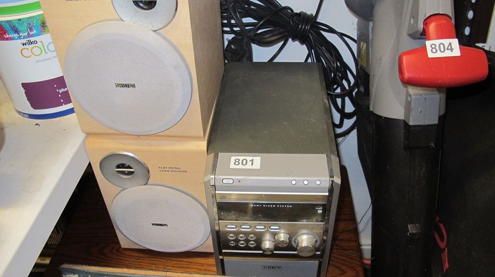 Lot 801: Philips MCM7 Micro System Hi-Fi with Two Speakers
