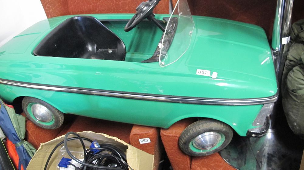 Lot 852: Vintage Pressed Steel Pedal Car