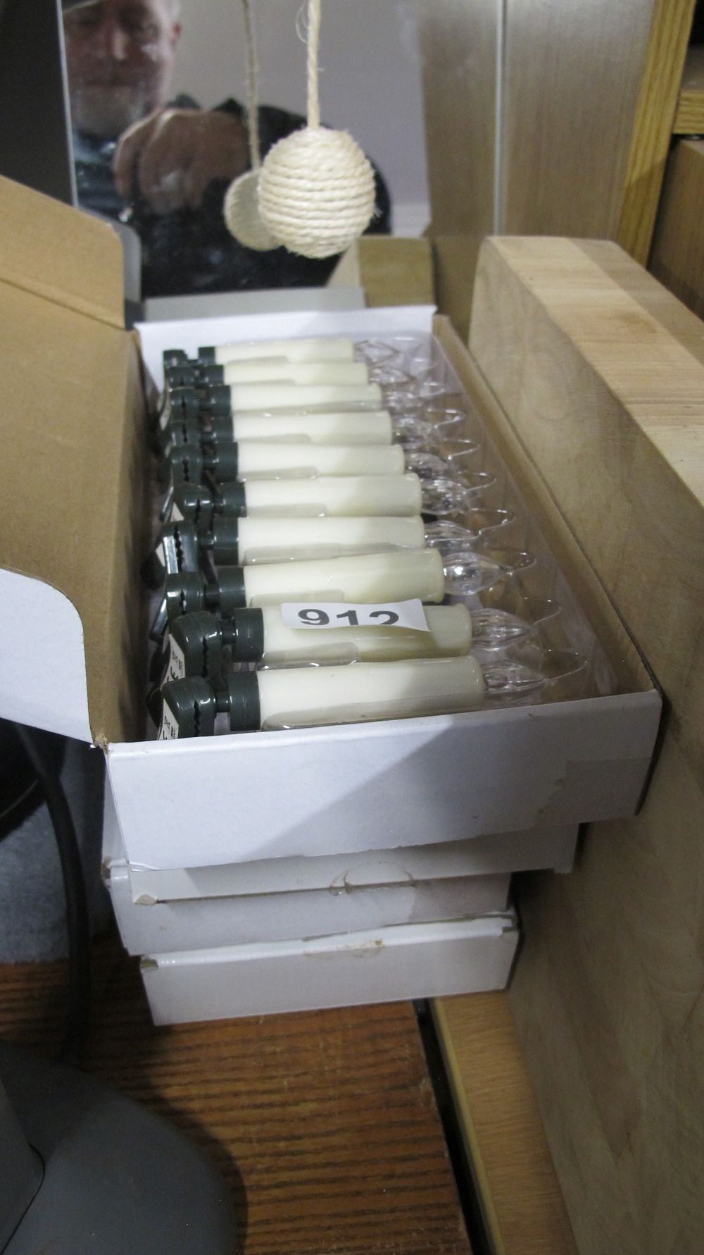 Lot 912: A Set of Battery Operated Wireless LED Clip On Christmas Tree Candles