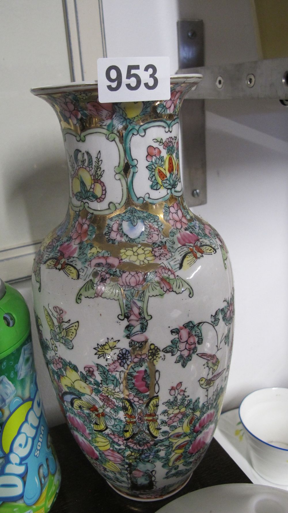 Lot 953: A famille rose 'Rose Medallion' baluster vase, Canton, 19th century (1800-1899)