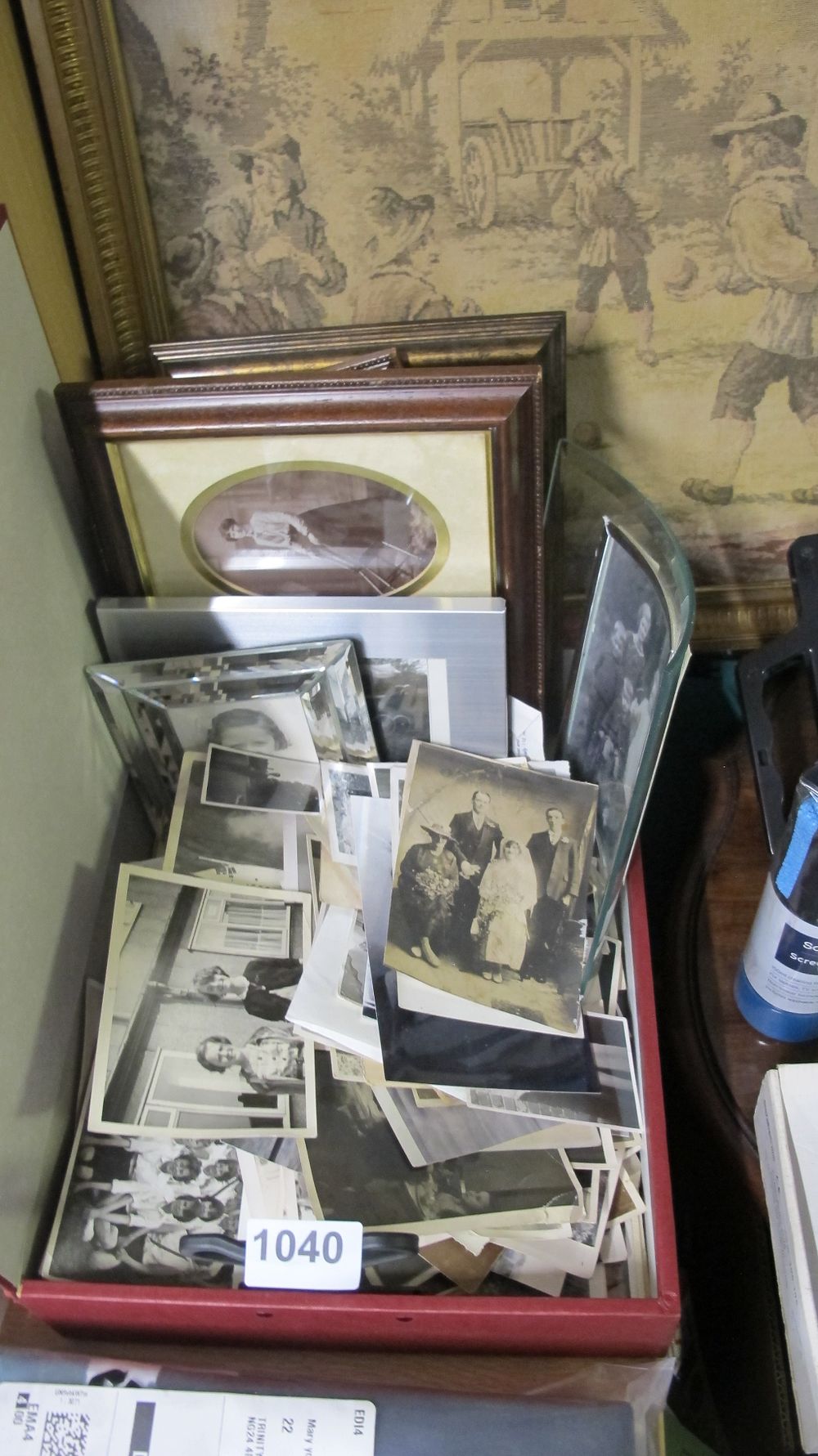 Lot 1040: A Collection of Vintage and Antique Family Photographs and Portraits