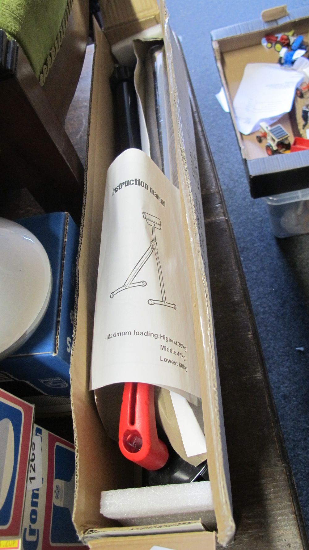 Lot 1122: Folding Metal Work Stand with Adjustable Loading Capacity