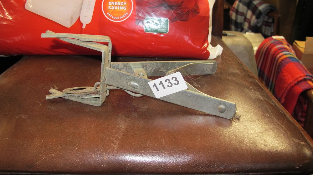 Lot 1133: Vintage Galvanised Steel Scissor Action Fence Wire Strainer