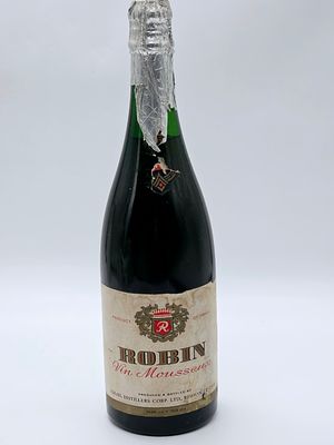 לאספנים 
"יין ניתזים" (Sparkling Wine) יין מבעבע 
יצרן: חברת המזקקים 