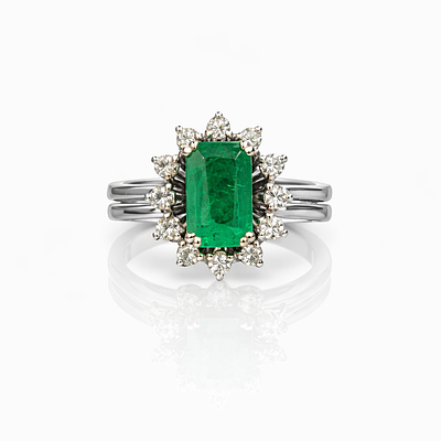 18KT WHITE GOLD RING WITH APPROXIMATELY 2CT RECTANGULAR EMERALD AND 12 DIAMONDS 0.50CT - WHITE 