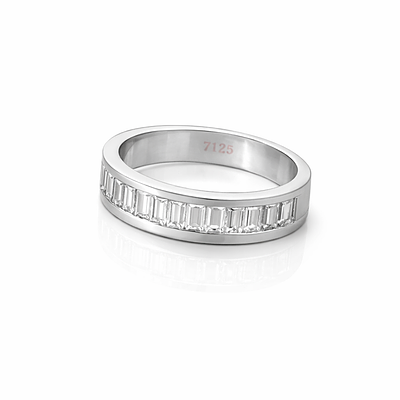 WHITE GOLD WEDDING BAND WITH DIAMONDS. WHITE GOLD WEDDING RING WITH 12 BAGUETTE CUT DIAMONDS OF 