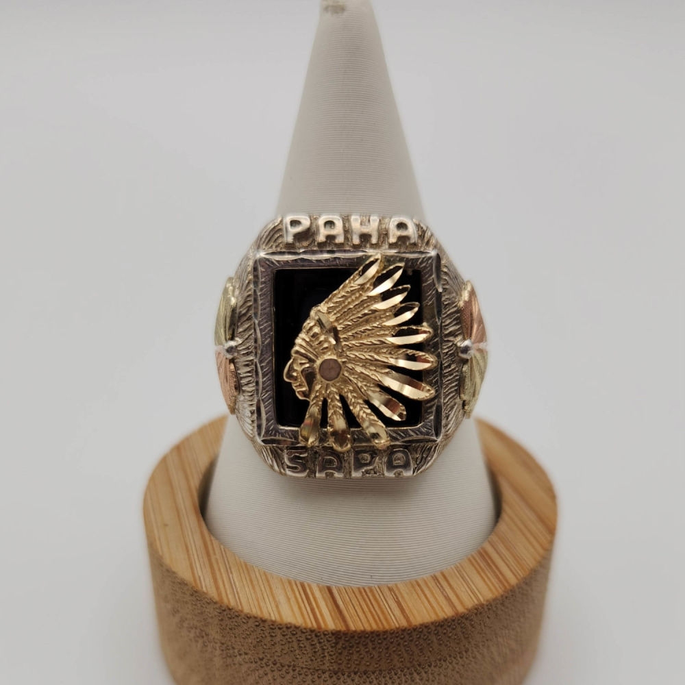 Lot 159: SterlingPaha Sapa Black Hills Gold Chief Ring 8.3g