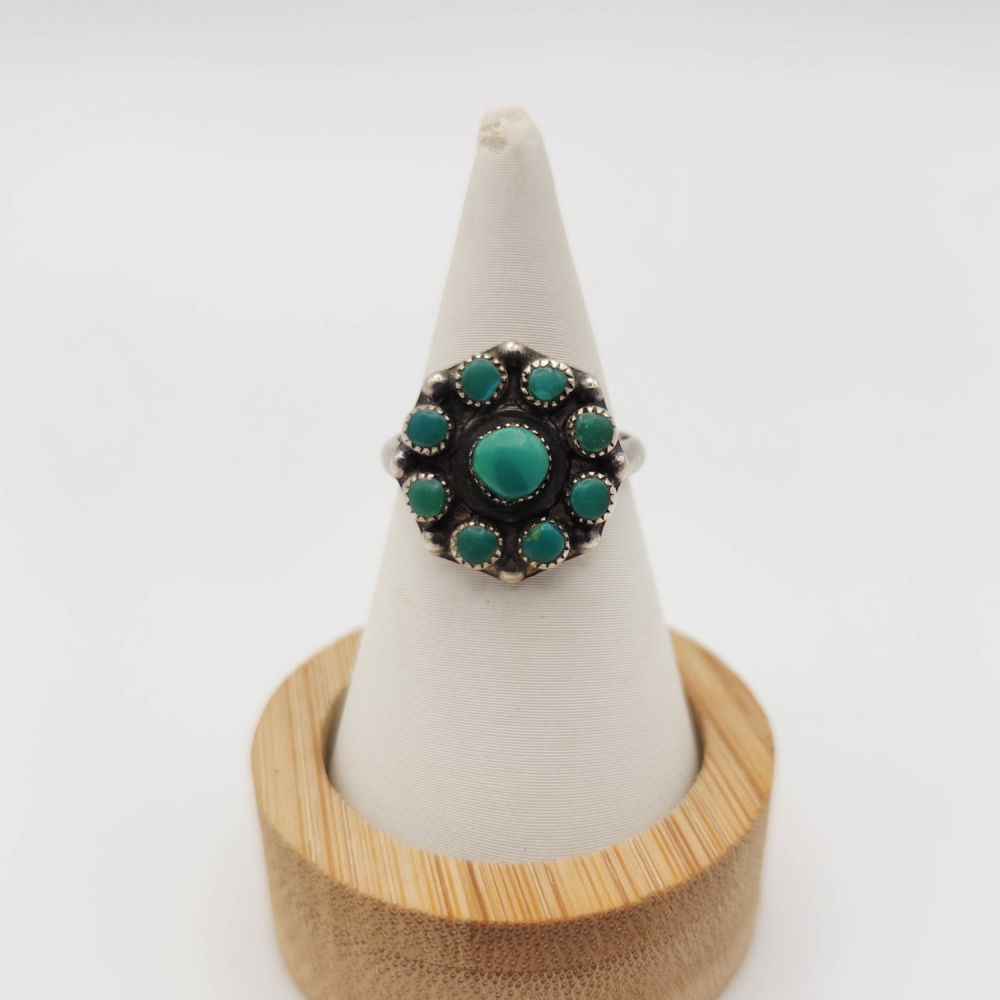 Lot 182: Sterling Turquoise Cluster Ring 2.8g