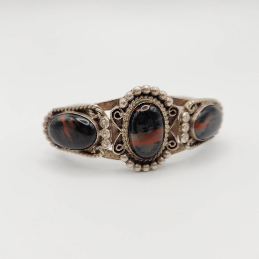 Lot 187: Handmade Indian Sterling Agate Cuff Bracelet 51g