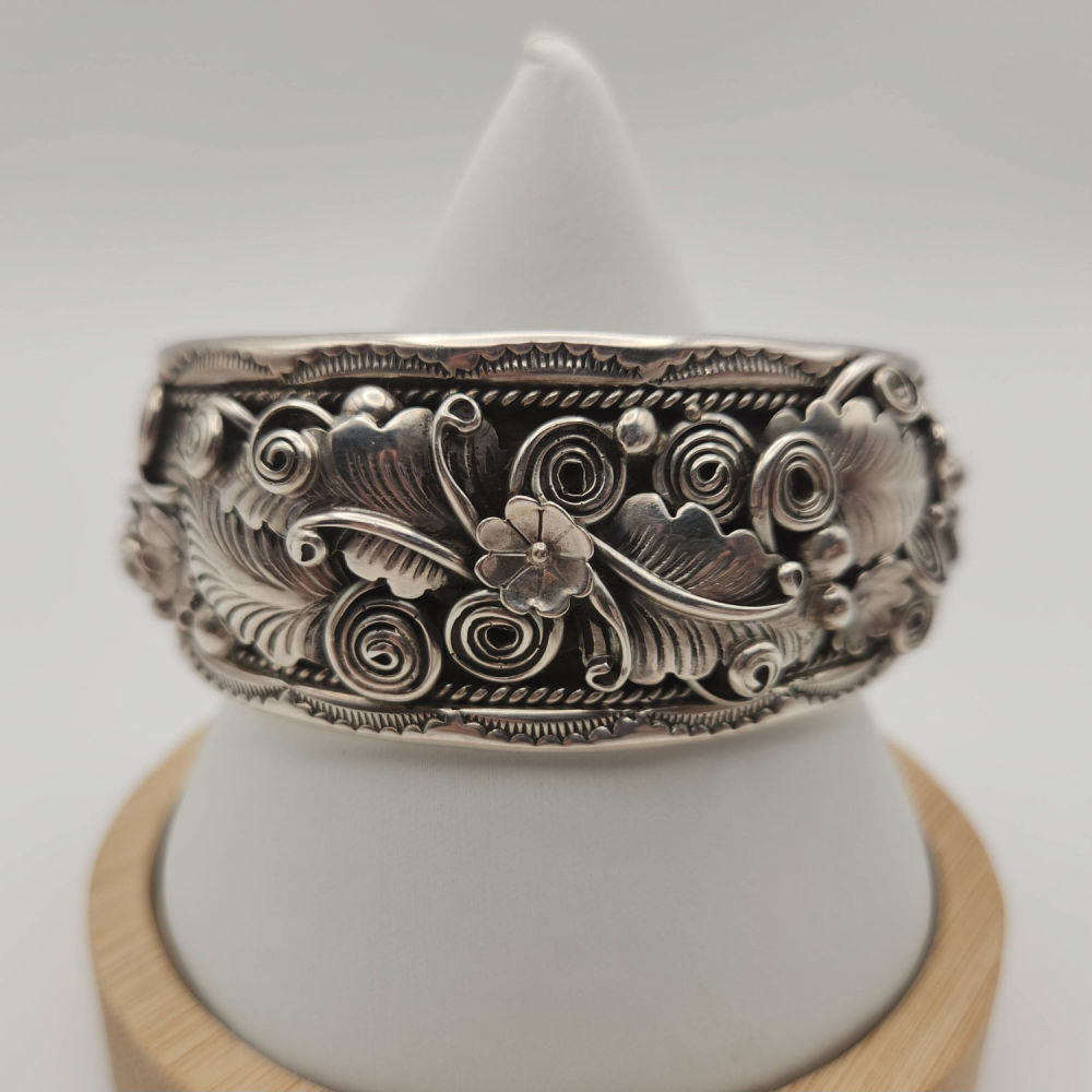 Lot 210: Incredible Big Sterling FB Navajo Bracelet 76.6g