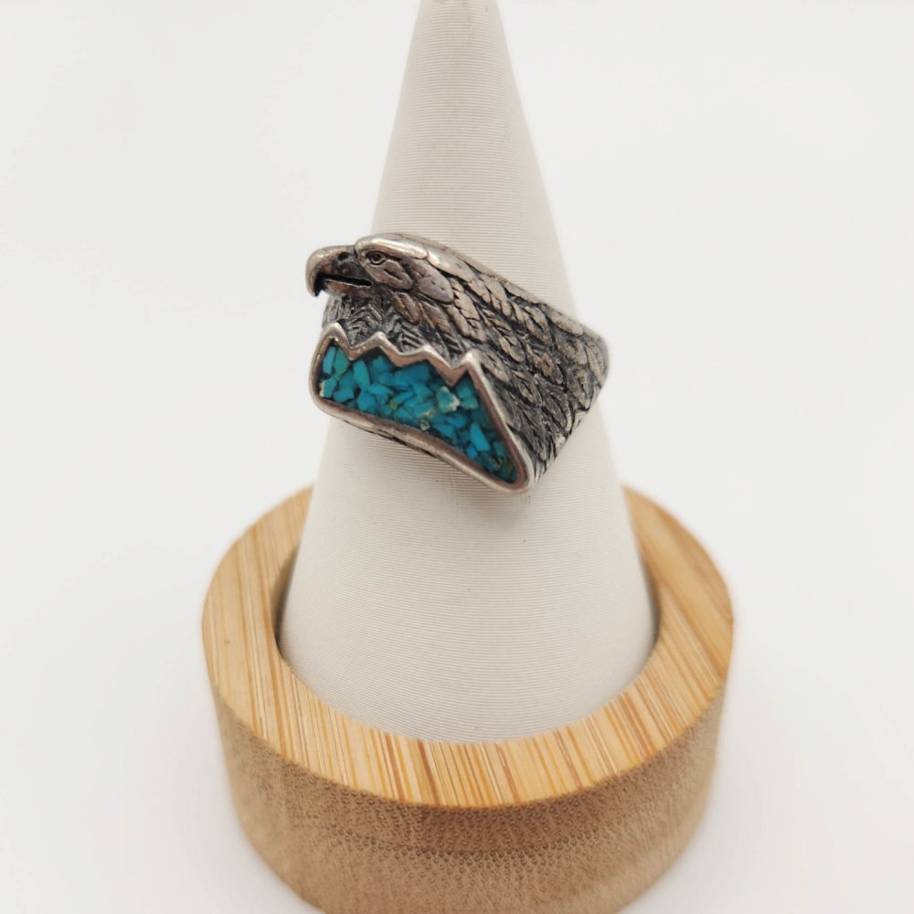 Lot 221: Signed Sterling Crushed Turquoise Eagle Ring 4.4g