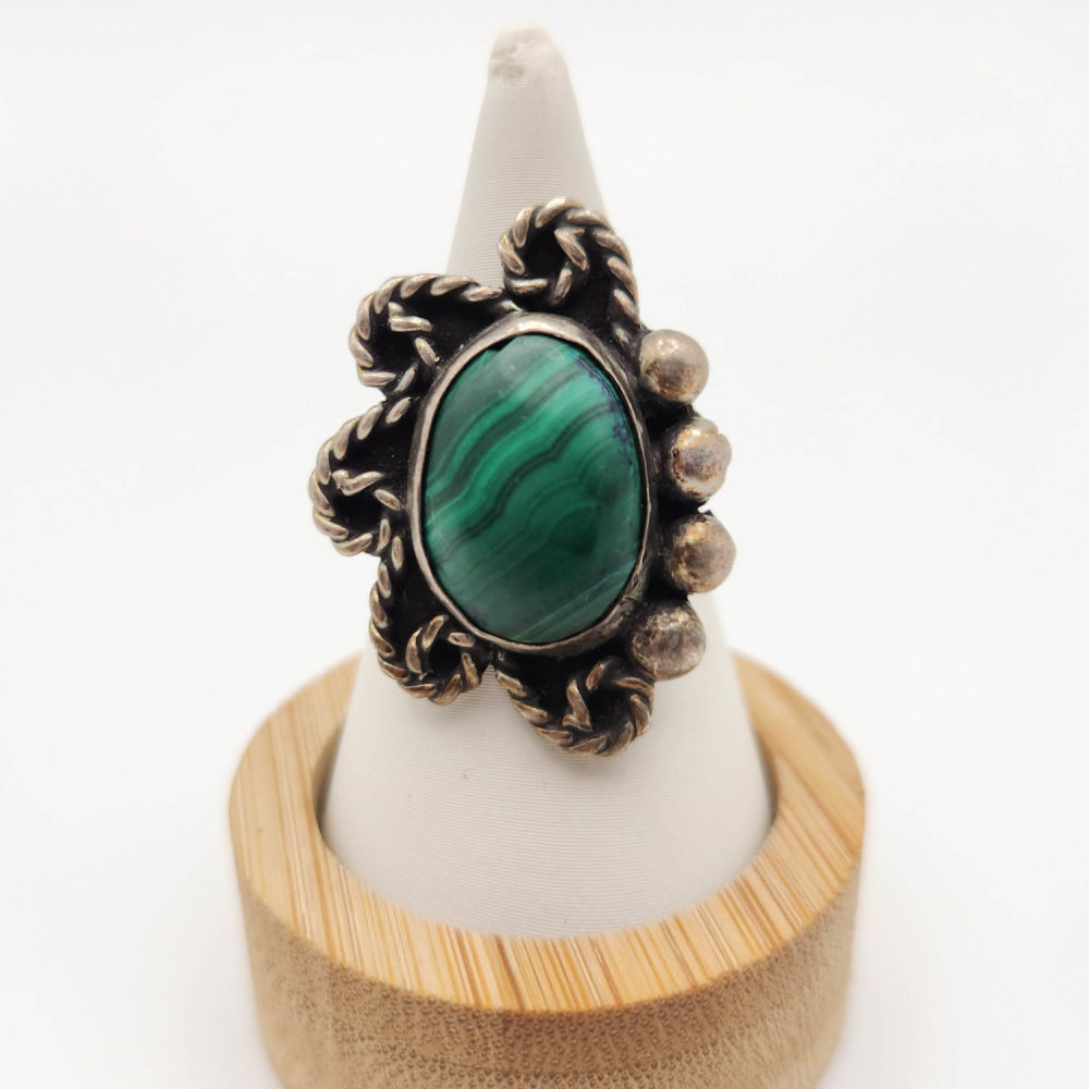 Lot 227: Sterling Navajo Malachite Ring Size 6, 7.7g