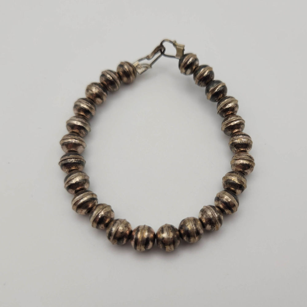 Lot 247: Sterling Navajo Pearl Bracelet 7g