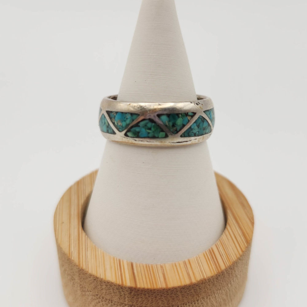 Lot 263: Sterling Southwest Crushed Turquoise 5.3g Size 7.5