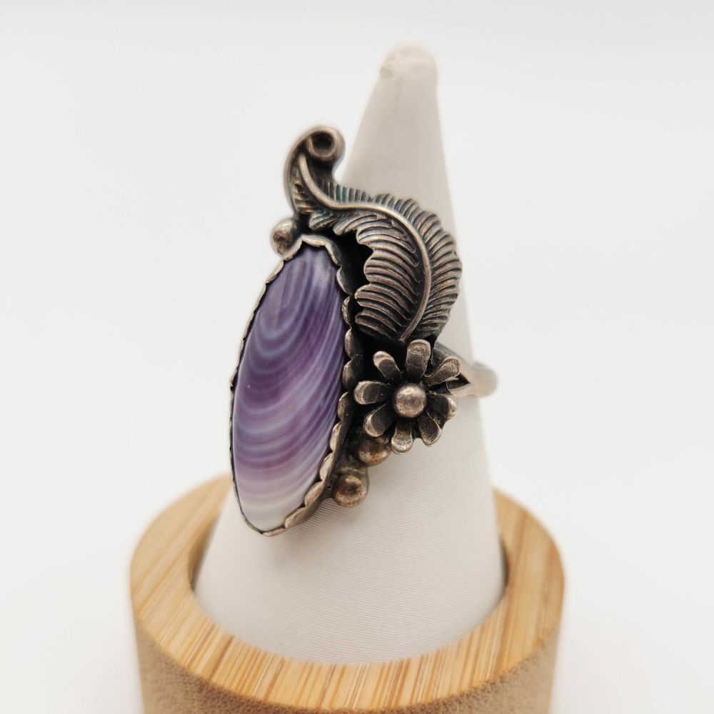 Lot 265: Sterliing Native Floral Purple Ring 6.7g Size 6.5