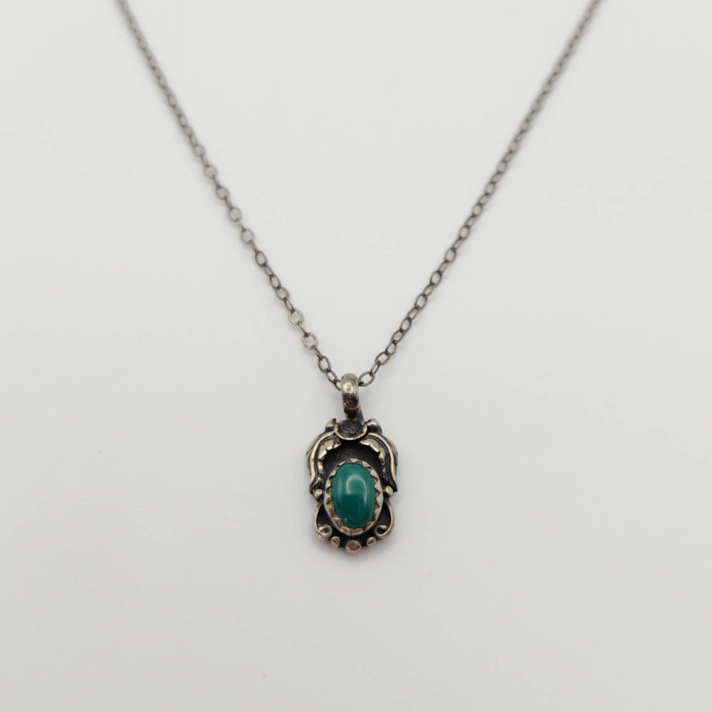 Lot 267: Sterling Petite Turquoise Necklace 2.0g