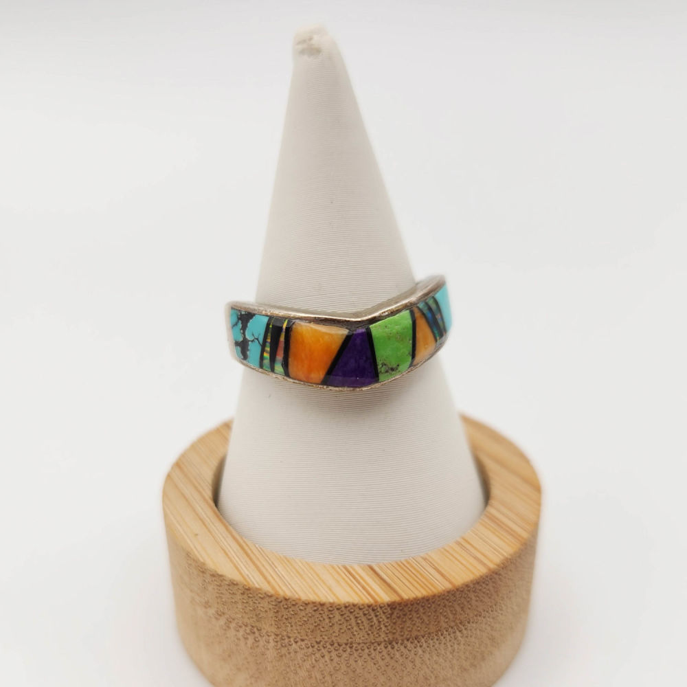 Lot 270: Sterling Inlay Ring 5.3g Size 8.25