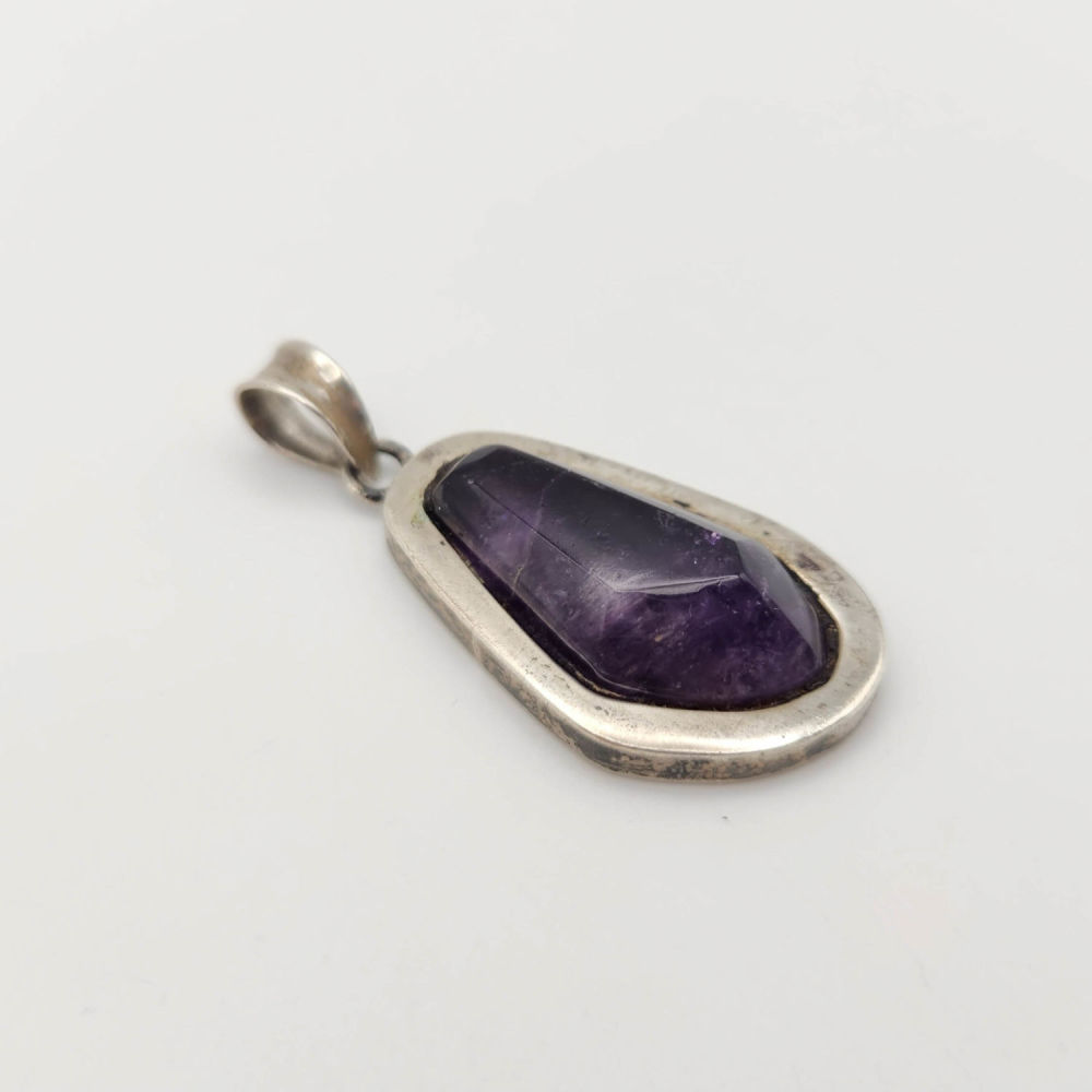 Lot 271: Sterling Amethyst Taxco Pendant 6.7g