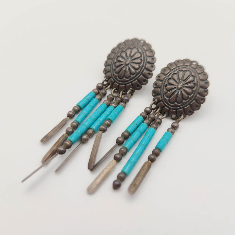 Lot 274: Beaded Dangle Sheild Earings 4.0g