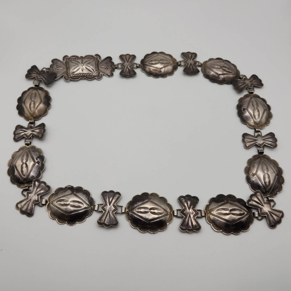 Lot 284: Sterling Navajo Concho Belt 162g