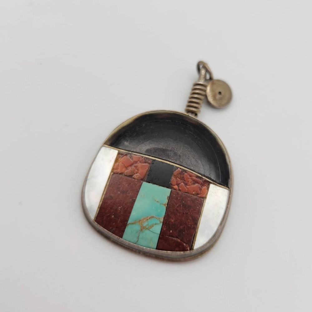 Lot 292: Sterling Inlay Native Pendant As-Is 11g