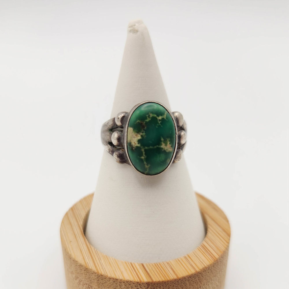 Lot 294: Sterling Native Turquoise Ring 4.4g