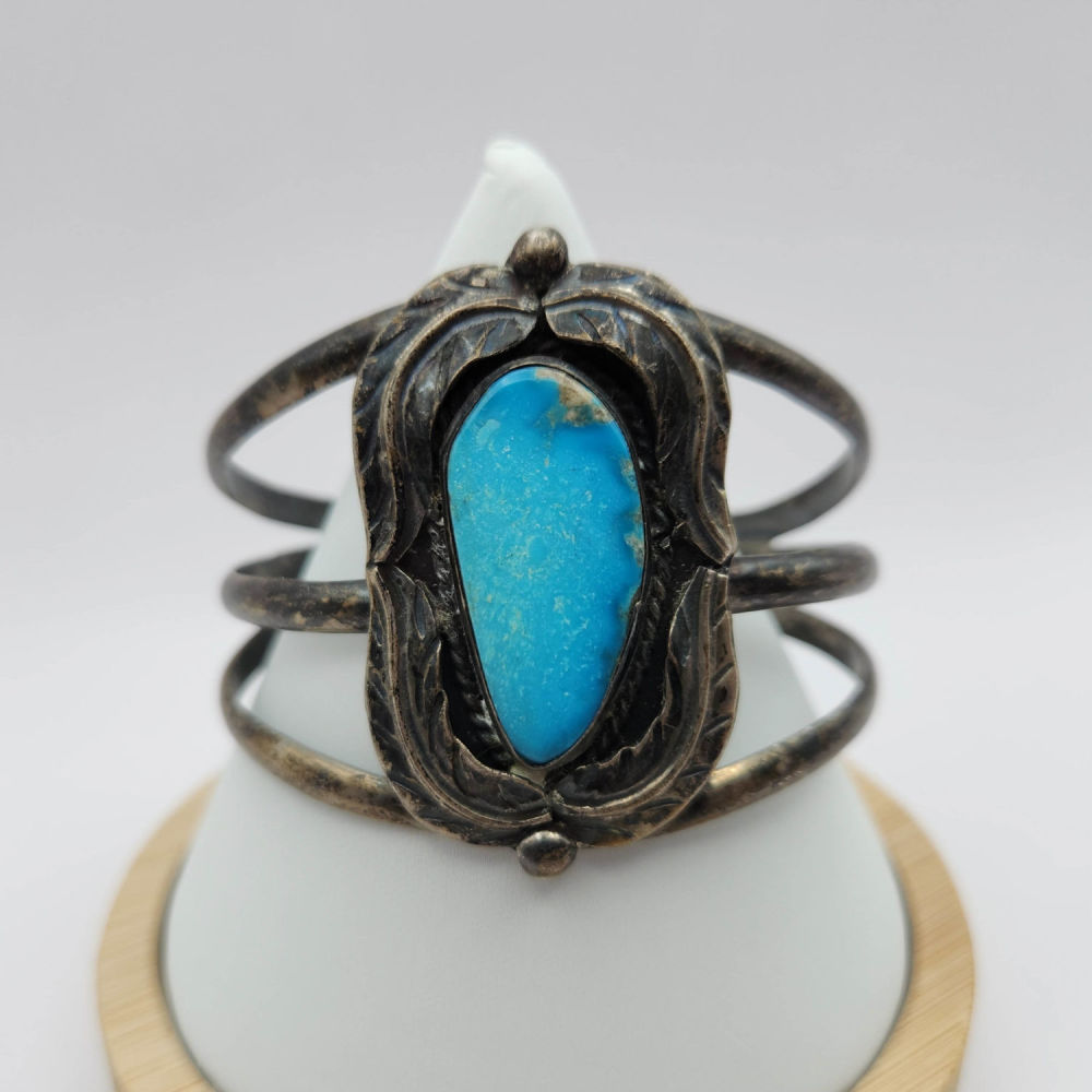 Lot 309: Sterling Silver Native Turquoise Cuff Bracelet 39G