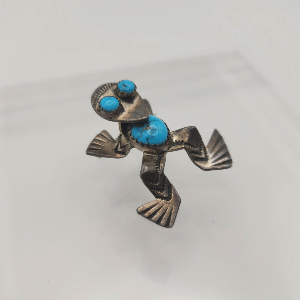 Lot 364: Sterling Frog Turquoise Brooch/Pendant 4.7 G