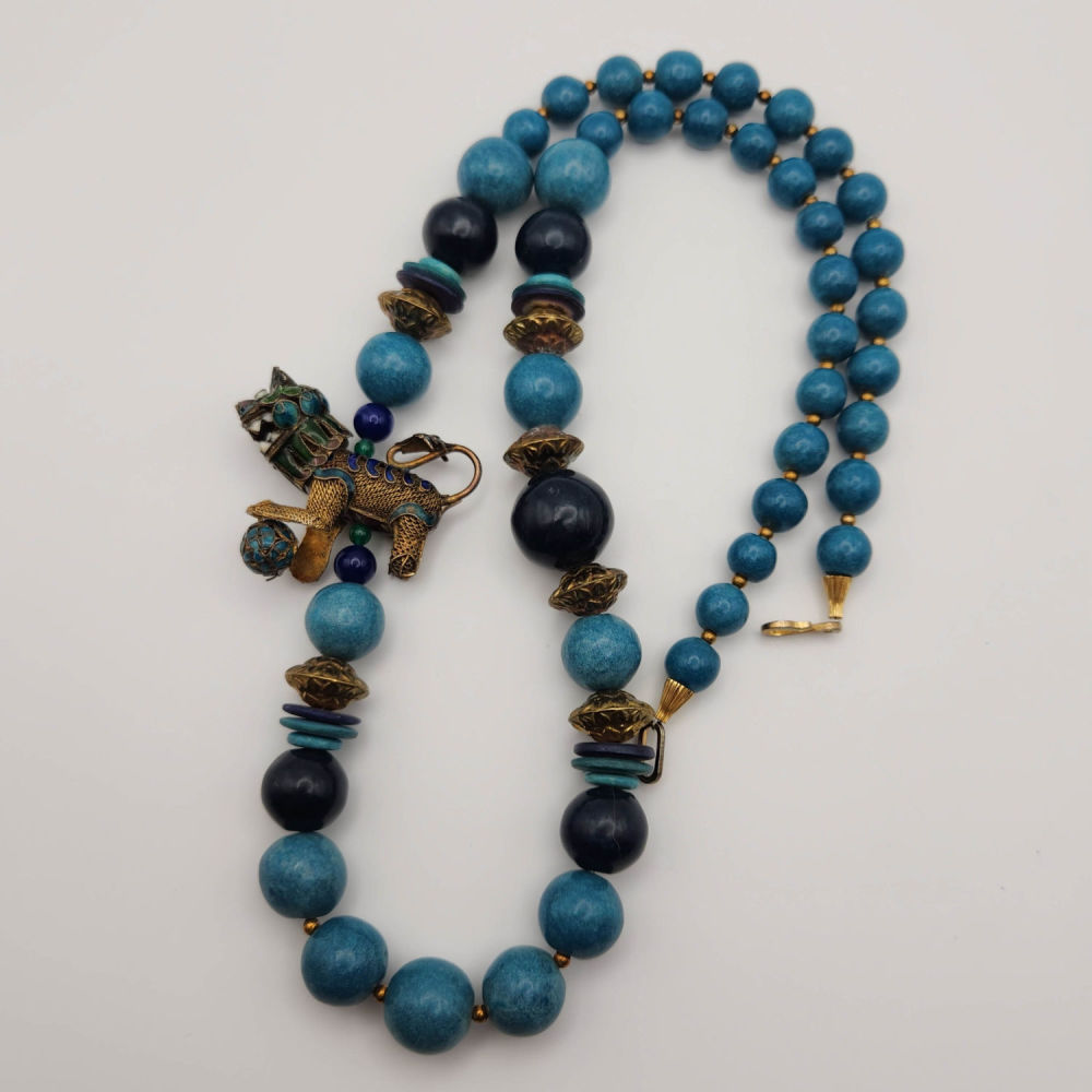 Lot 408: Cinese Import Silver Enamel Foo Dog Neckalce