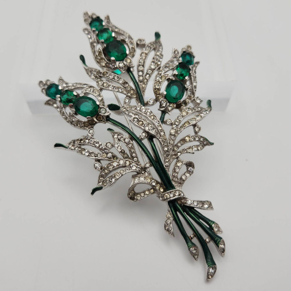 Lot 420: 1940's Crown Trifari Pave Emerald Clear Rhinestone Brooch