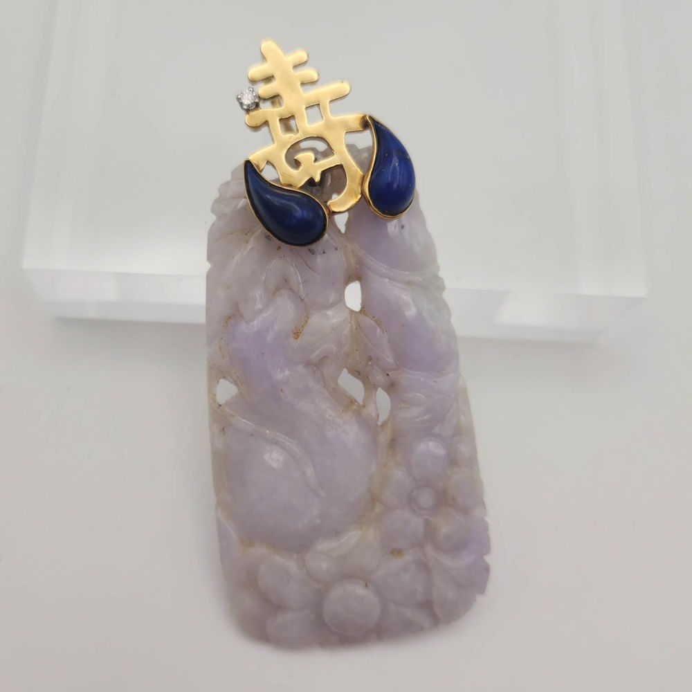 Lot 433: Incredible 18k Gold Carved Lavender Jade Diamond Pendant 29g