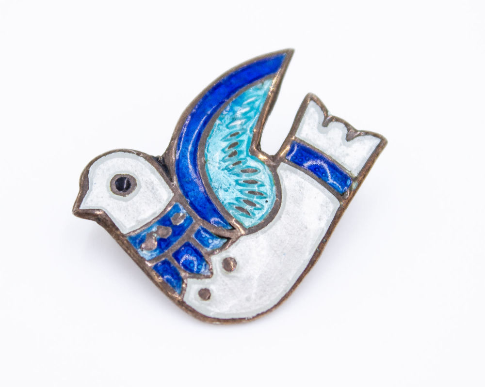 Lot 151: Sterling Enamel Jeronimo Fuentes Margot de Taxco Dove Pendant