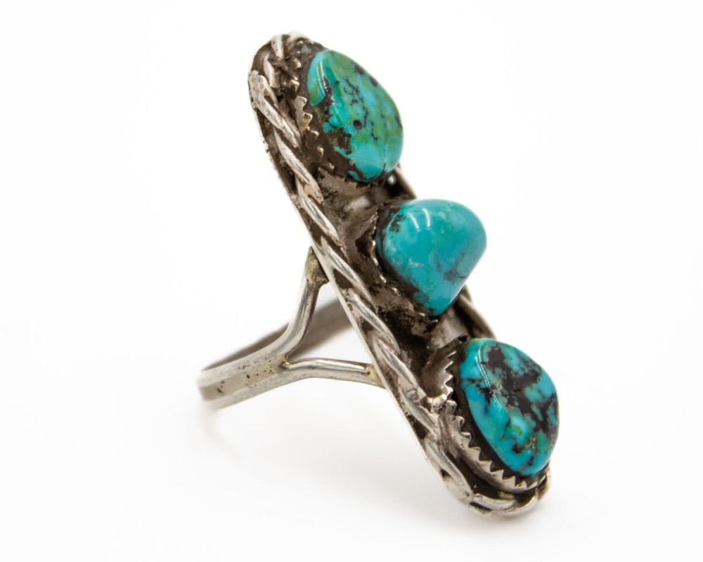 Lot 360: Sterling Silver Turquoise Chunk Navajo Ring Size 7.75