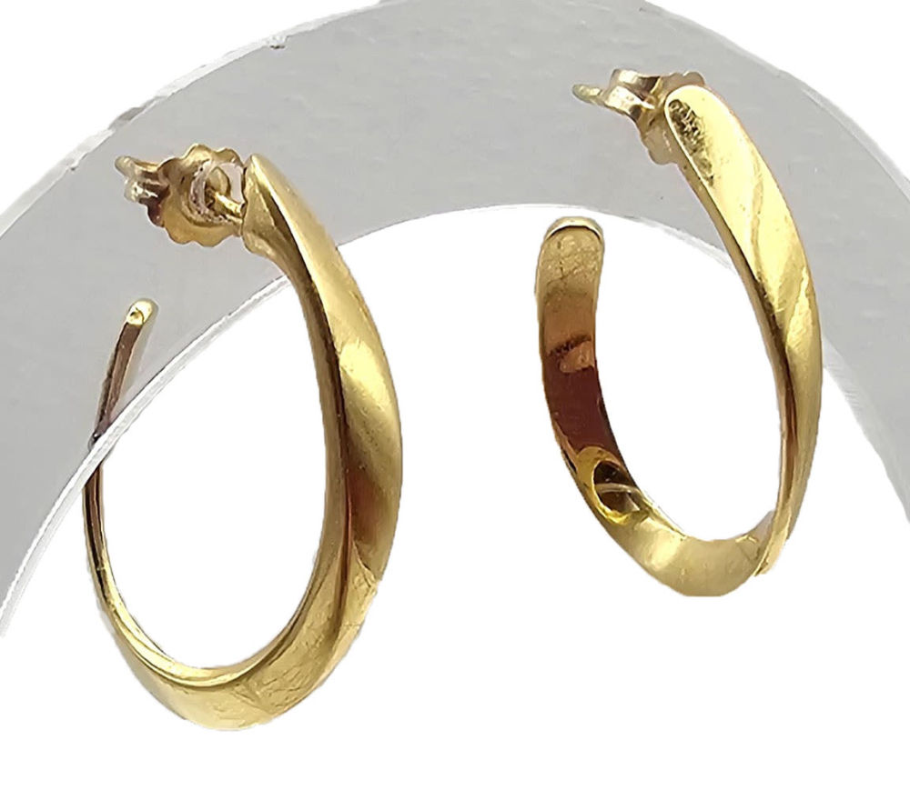 Lot 426: 18k Gold Hoop Earrings