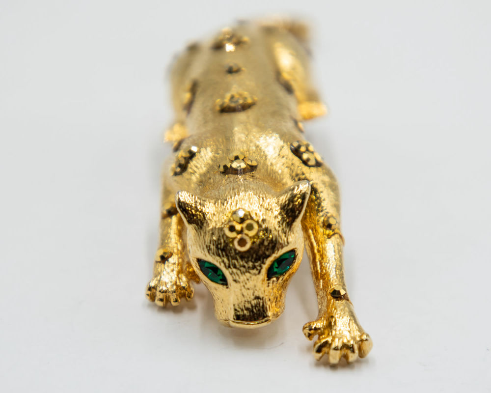 Lot 597: Jaguar Shoulder Brooch Green Rhinestone Eyes