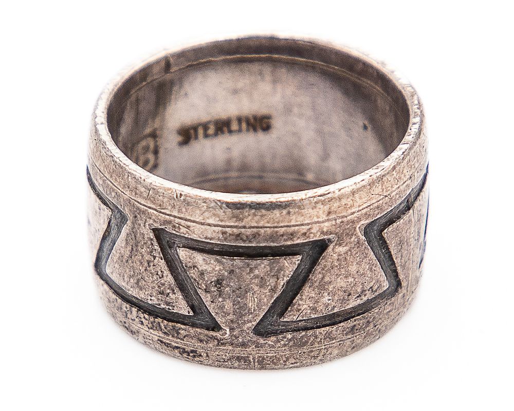 Lot 395: Kenneth Begay White Hogan Handmade Sterling Ring Sz. 10
